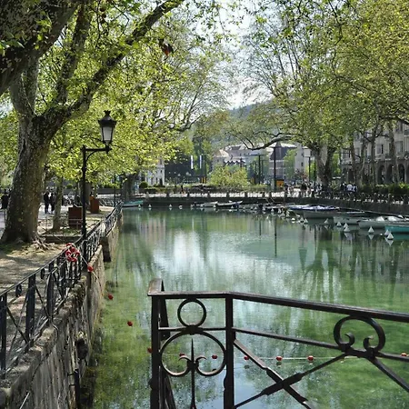 Superbe 2 Pieces Confort, Terrasse, Parking Prive, Proche Et Centre D'annecy - Fr-1-432-73 Apartamento