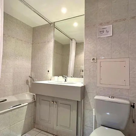 Superbe 2 Pieces Confort, Terrasse, Parking Prive, Proche Et Centre D'annecy - Fr-1-432-73 * Annecy