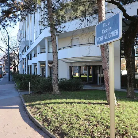 Superbe 2 Pieces Confort, Terrasse, Parking Prive, Proche Et Centre D'annecy - Fr-1-432-73 Apartment *