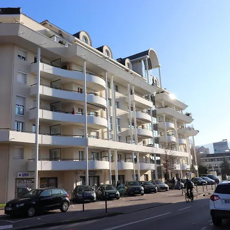 Superbe 2 Pieces Confort, Terrasse, Parking Prive, Proche Et Centre D'annecy - Fr-1-432-73 Apartment